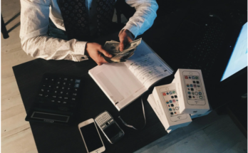 How to Cash a Check Fast: A Beginner’s Guide to Getting Your Money Quickly